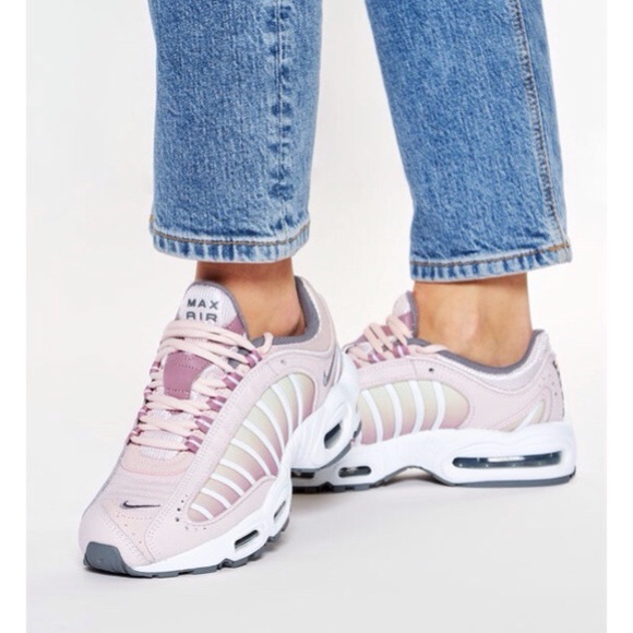 Nike Air Max Tailwind IV 🌸
